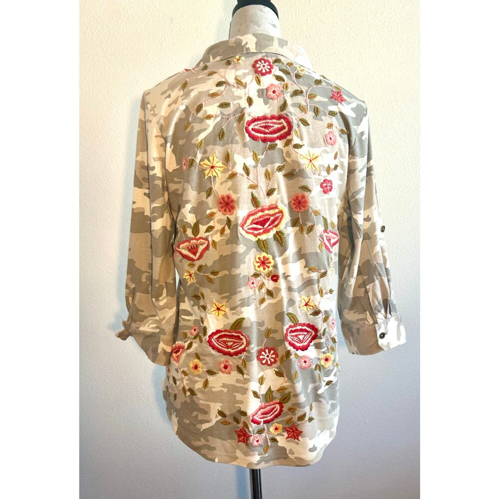 Caite Women's Camouflage Blouse - Cream - Picture 6 of 10